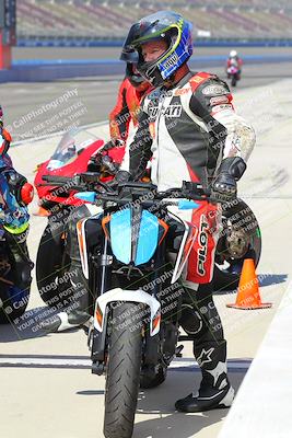 media/Aug-27-2022-Fastrack Riders (Sat) [[c588535105]]/Level 3/Grid/